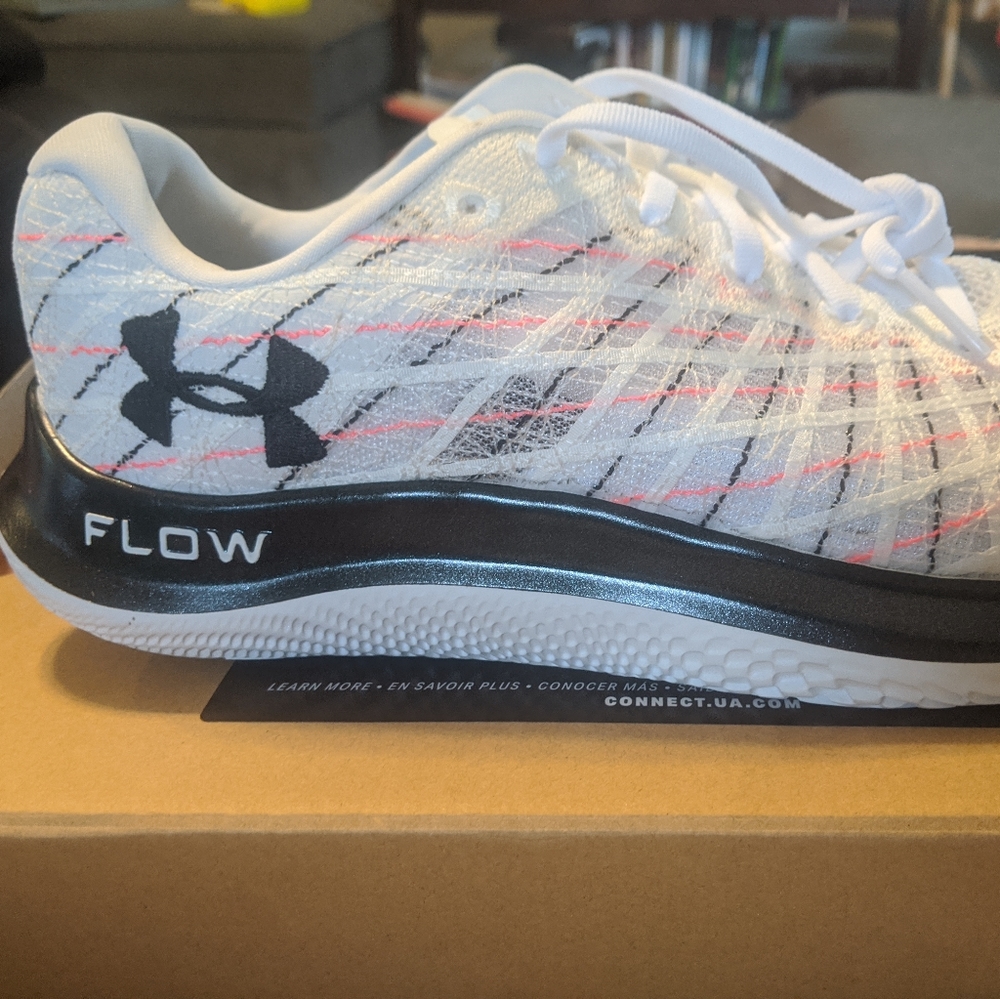 Under Armour Flow Velociti Wind